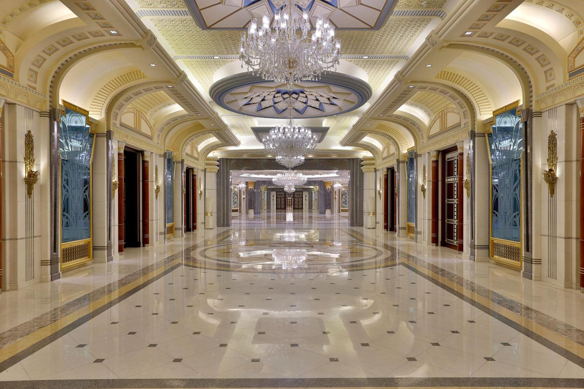 The Ritz-Carlton Jeddah Hotel Ngoại thất bức ảnh The interior of the hotel