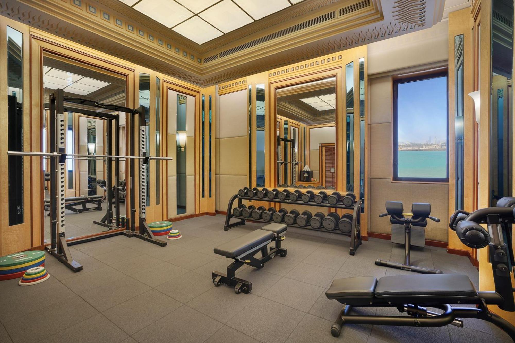 The Ritz-Carlton Jeddah Hotel Ngoại thất bức ảnh The gym at the hotel